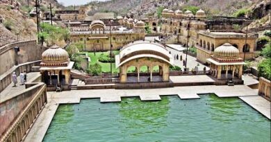 Galtaji Temple अरावली पहाड़ियों में स्थित ऐतिहासिक तीर्थ स्थल