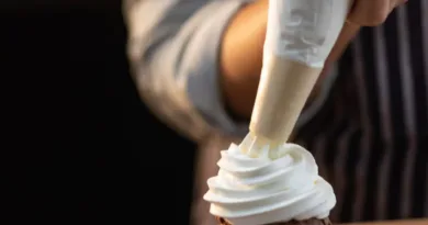 नेशनल व्हीप्ड क्रीम डे: वजन बढ़ने के डर से न खाएं व्हीप्ड क्रीम? इस एयर बबल फूड में कोई कैलोरी नहीं है, शाकाहारी व्हीप्ड क्रीम तनाव मुक्त होकर खाएं